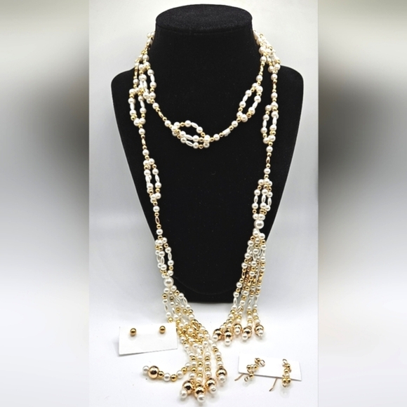 Jewelry - 🟢3/$19🟢 Gold & Pearl Open Ended Necklace with Earring Pairs Formal Classy